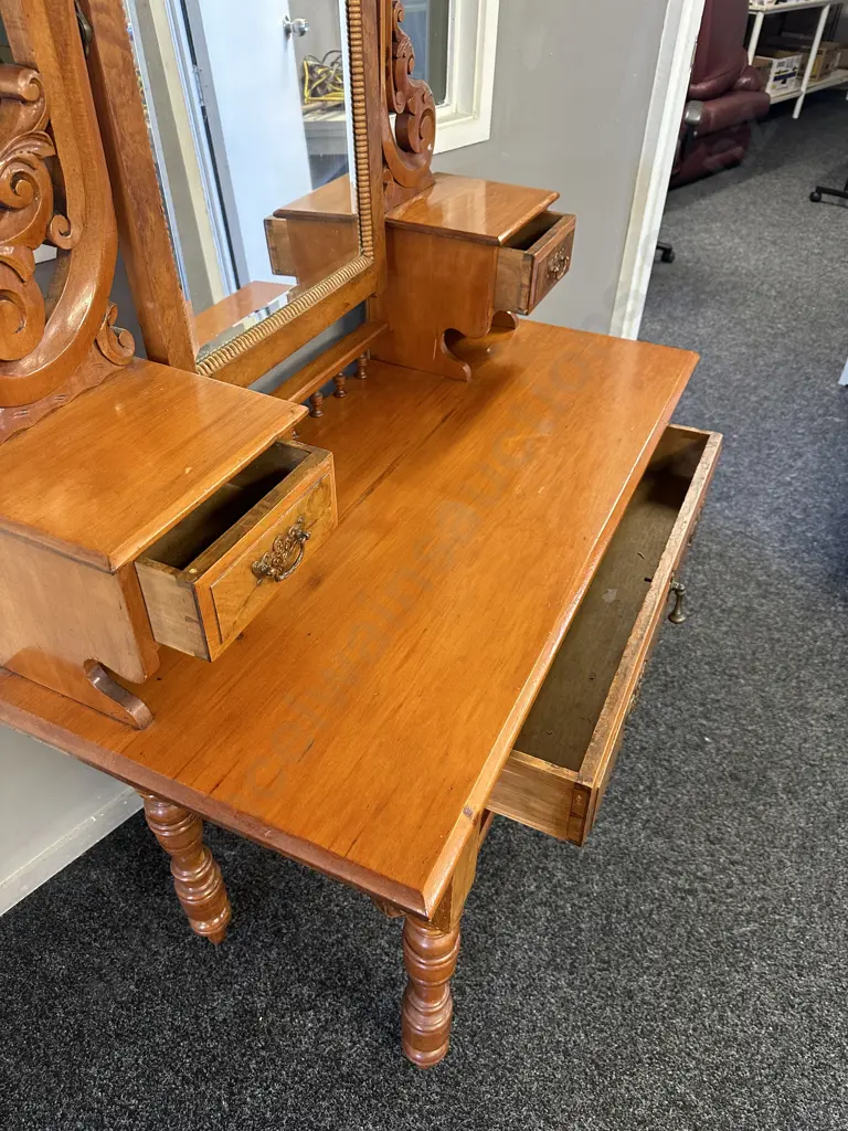 Kauri Colonial Dresser With Three Drawers, Carved Wood Details & Bevelled Edge Mirror H172,W110,D50cm. Image 1++