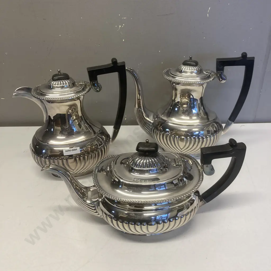 Three English Silverware Teapots Image 1++