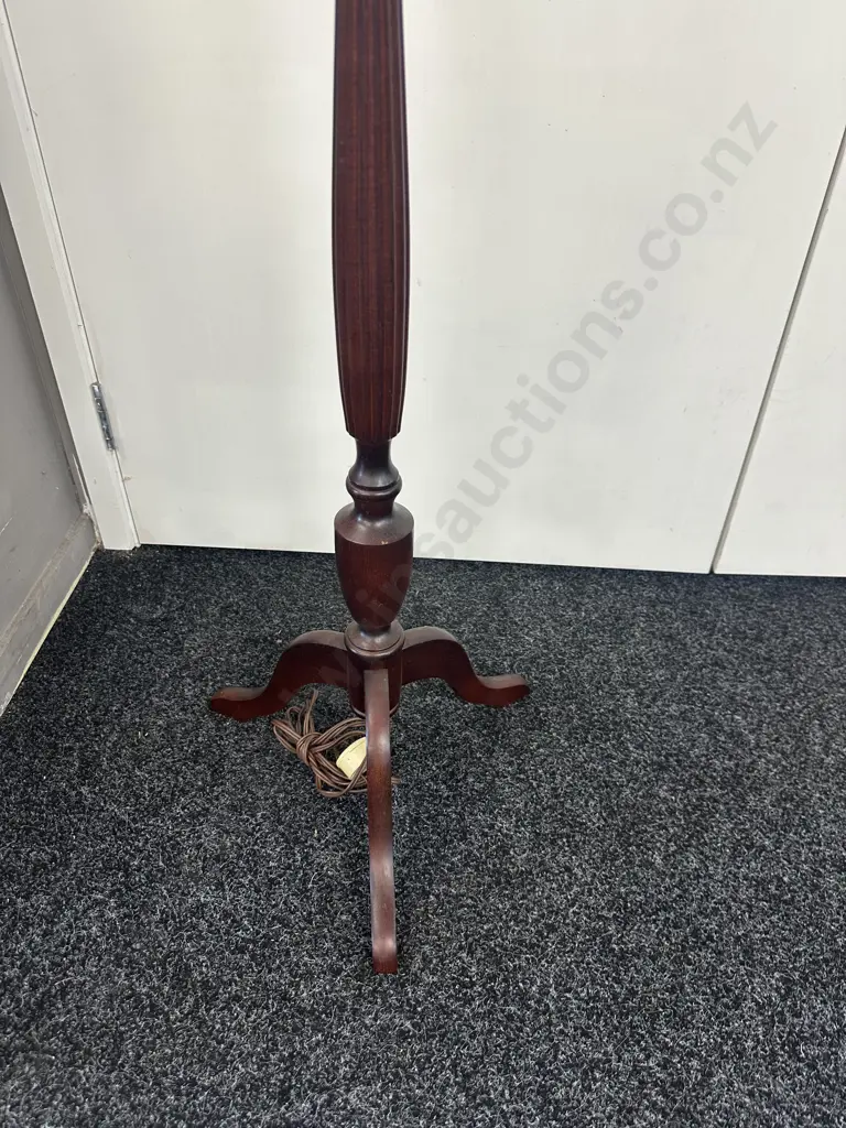 Mahogany Standard Lamp With a Tri-Feet Base. H141cm Image 1++
