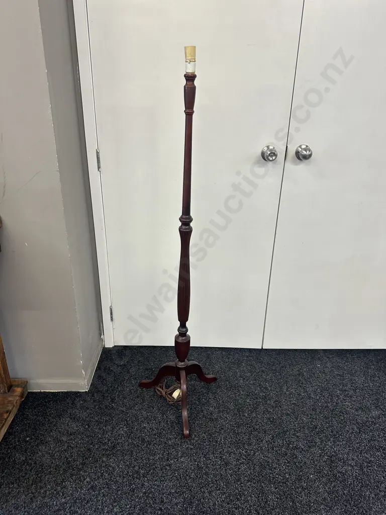 Mahogany Standard Lamp With a Tri-Feet Base. H141cm Image 1++