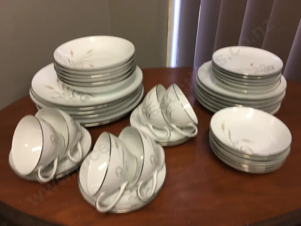 Vintage Zylstra Japan Handcrafted Bountiful Pattern Dinnerware Image 1++