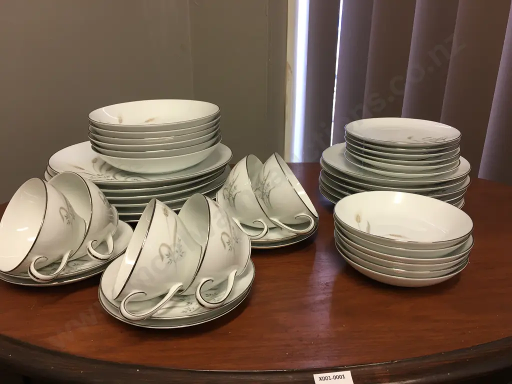 Vintage Zylstra Japan Handcrafted Bountiful Pattern Dinnerware Image 1++