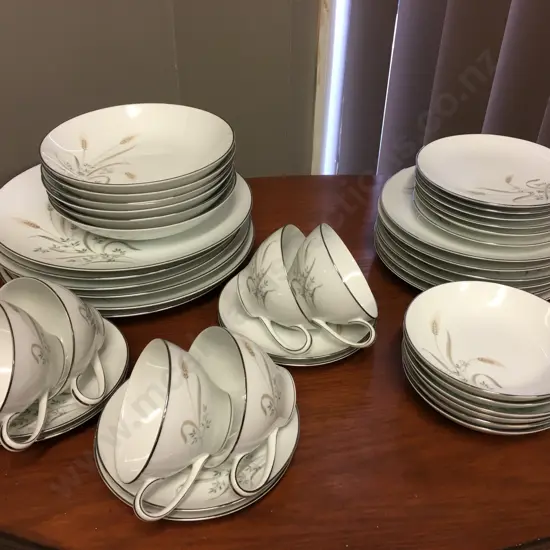 Vintage Zylstra Japan Handcrafted Bountiful Pattern Dinnerware