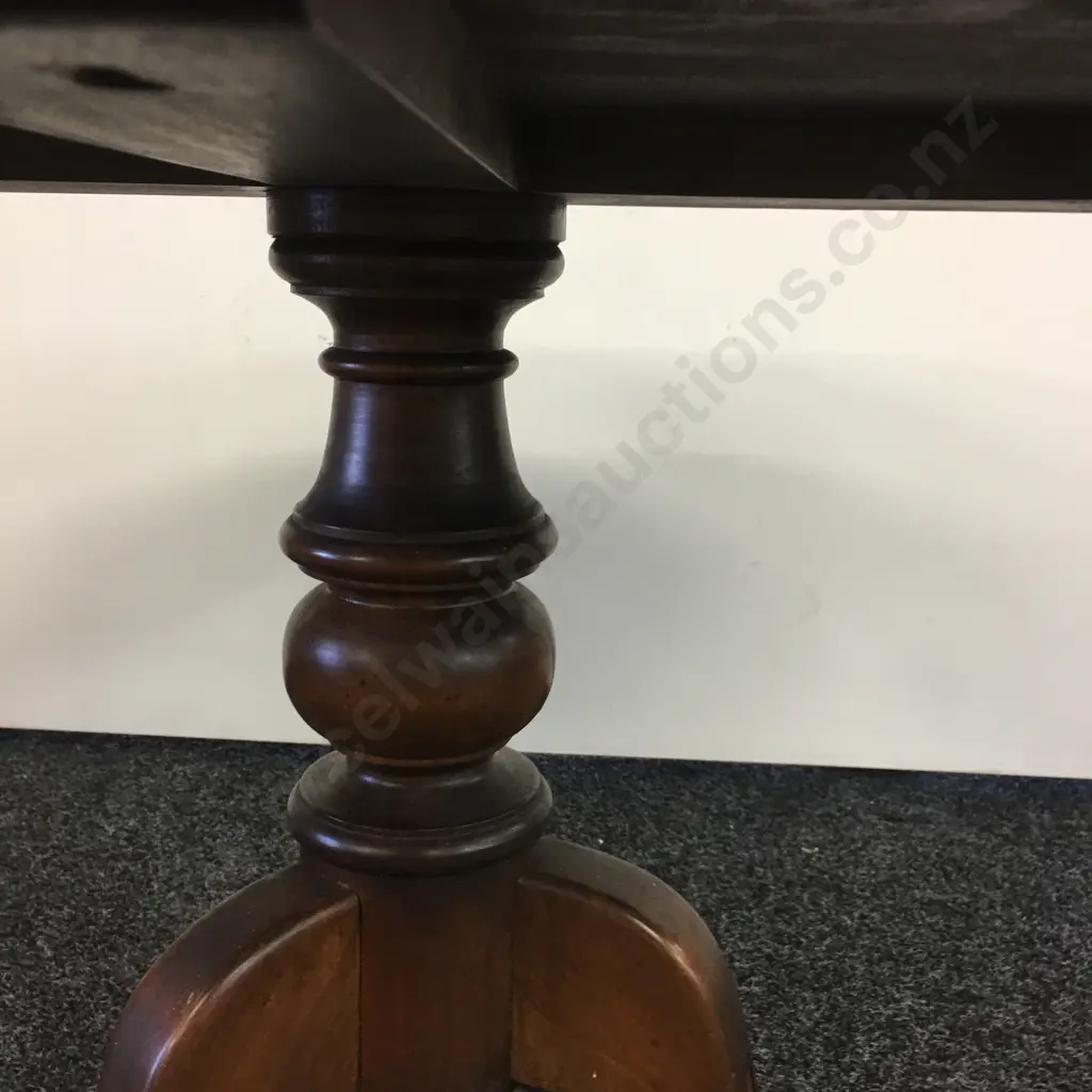 Vintage Mahogany Round Tri Legged Table H51,Dia68cm. Image 1++