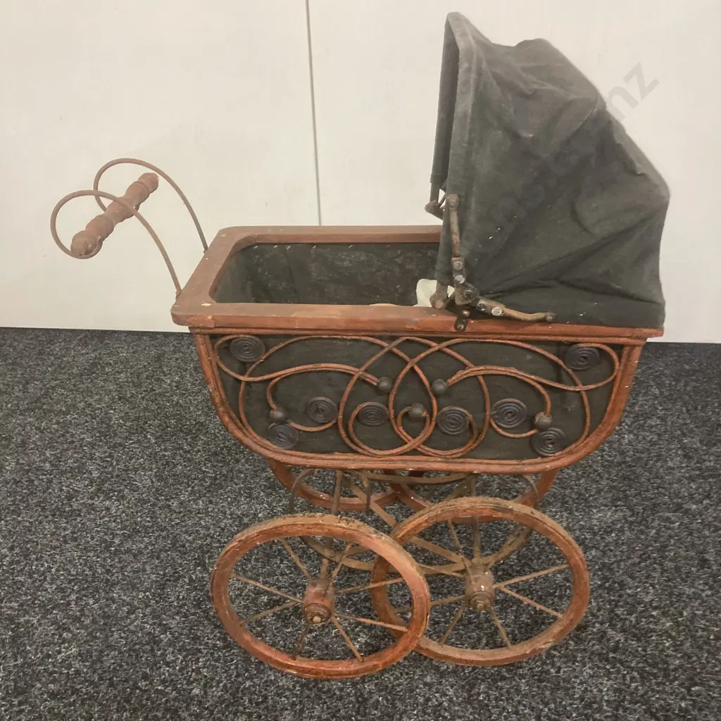 Antique Victorian Style Dolls Pram. 55 x 46cm Image 1++