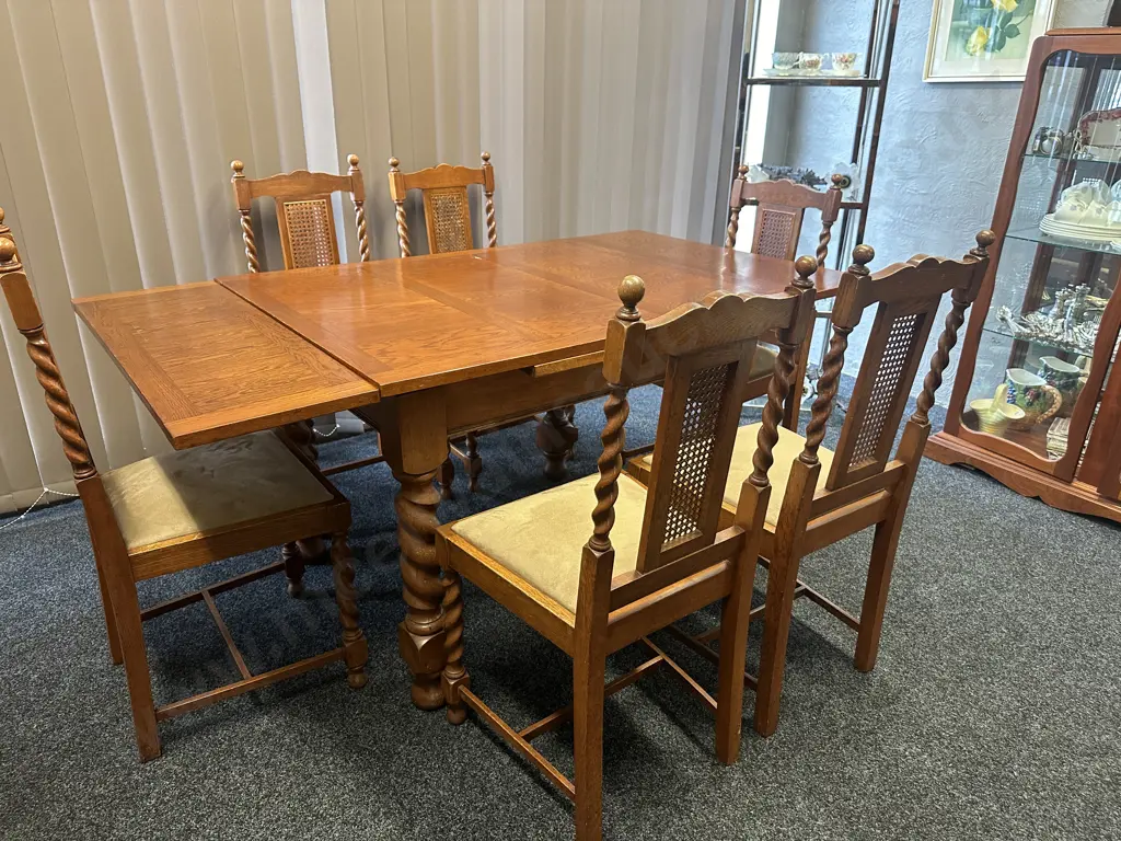Oak Barley Twist Extension Table With Set of 6 Barley Twist Dining Chairs Image 1++