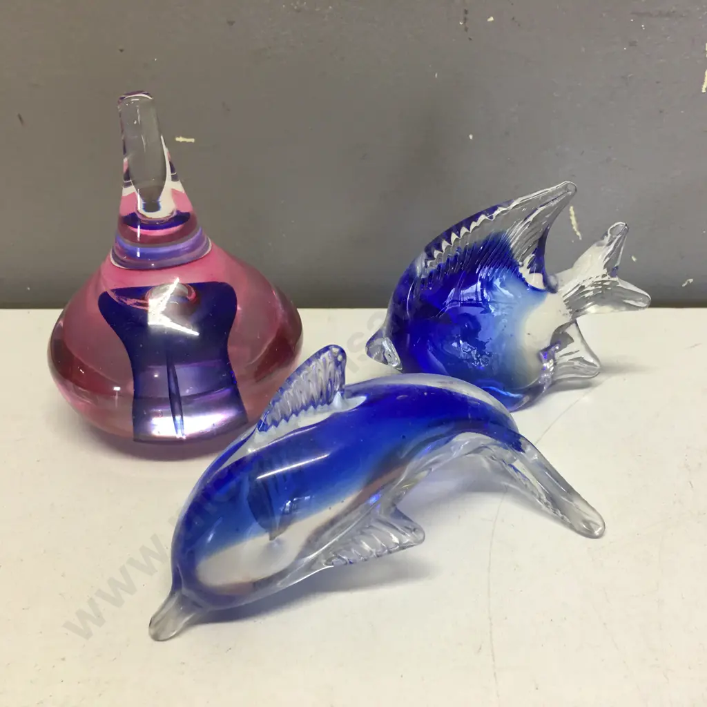 Glass Paper Weight, Dolphin & Fish Ornaments Image 1++