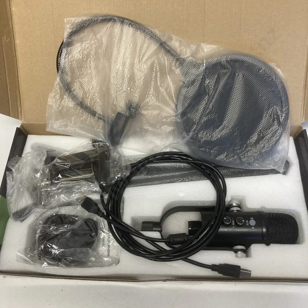 Professional Condensor Microphone (Boxed) & Vonyx Microphone With Cable Image 1++