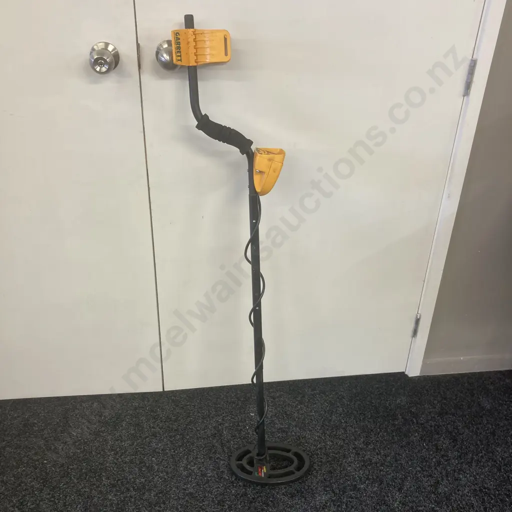 Garrett Ace 250 Metal Detector Image 1++