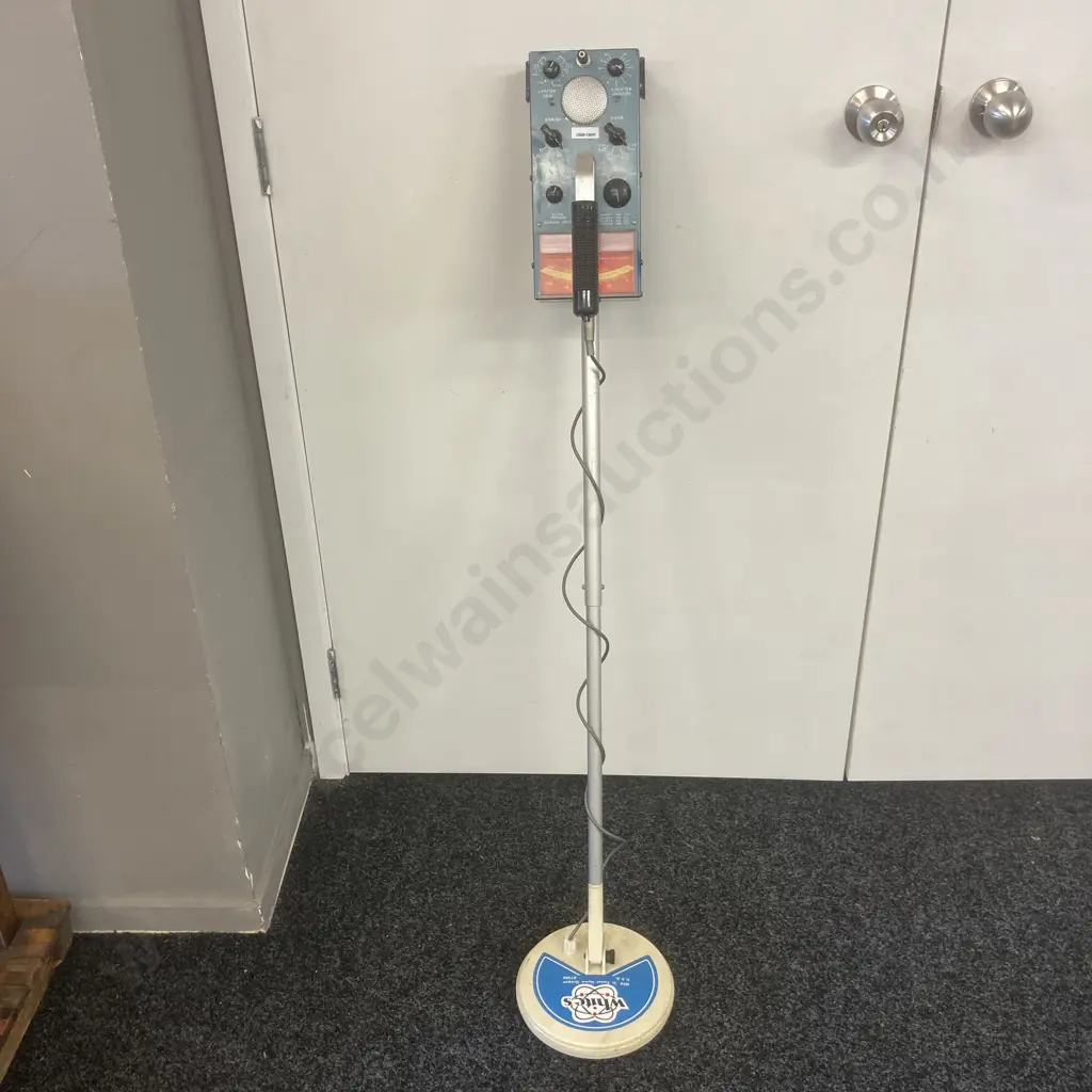 Whites (Oregon USA) Coinmaster 6000/D Series 2 Metal Detector Image 1++