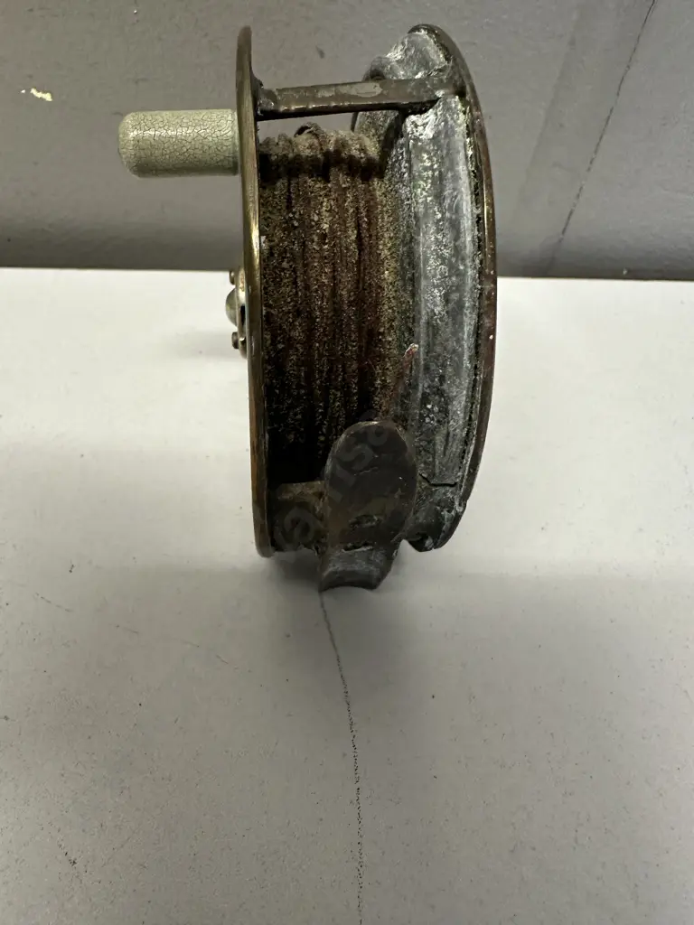 Vintage Hardy?  3.5″ Narrow  Brass Fly Reel Image 1++