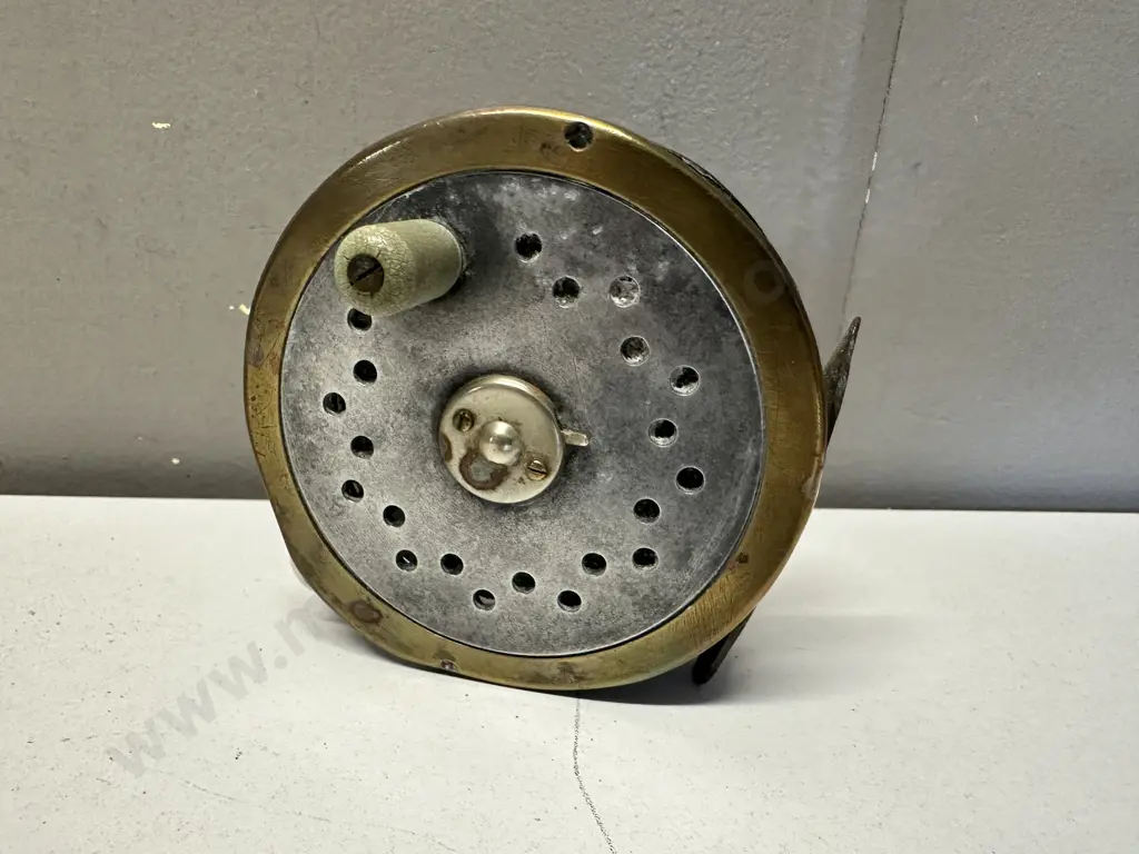 Vintage Hardy?  3.5″ Narrow  Brass Fly Reel Image 1++