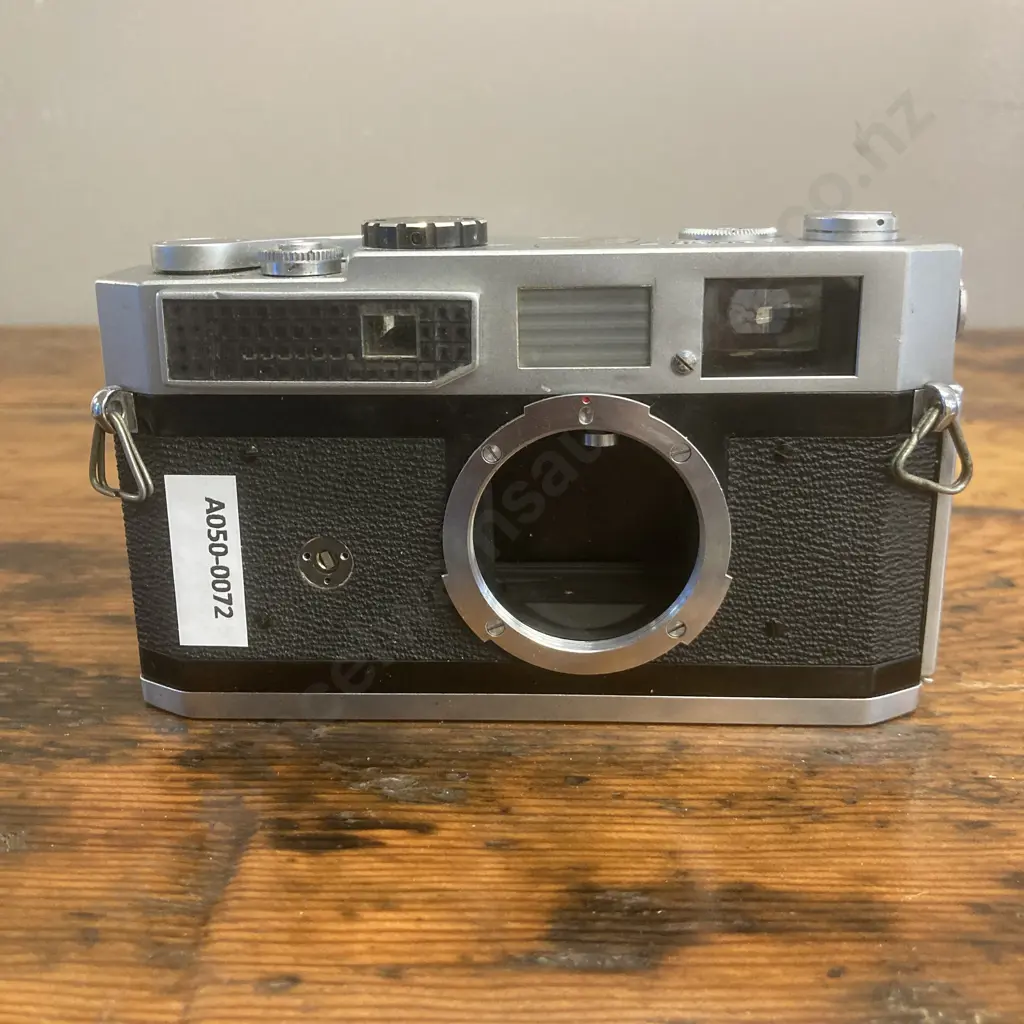 Canon Model 7 Rangefinder 35mm Film Camera from JAPAN #980426, (1961 - 1964), Leica Screw Mount Image 1++