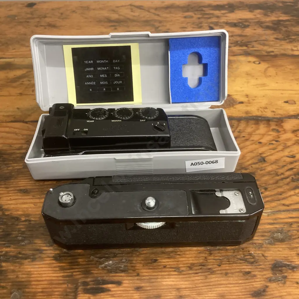 Canon Data Back A & Power Winder A Image 1++