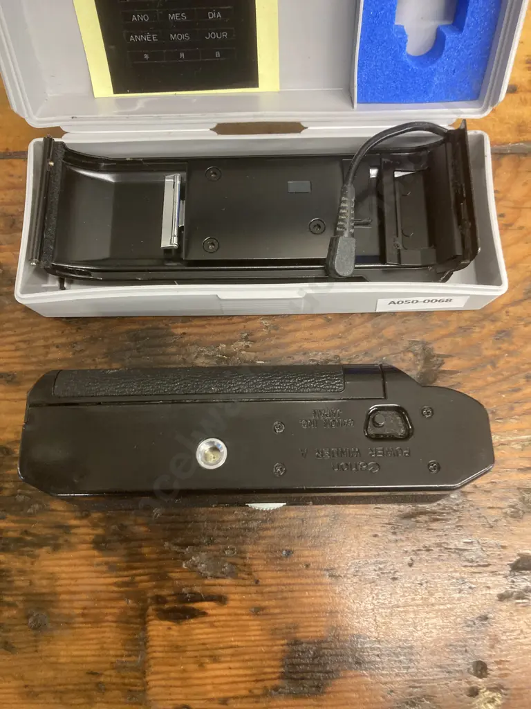 Canon Data Back A & Power Winder A Image 1++