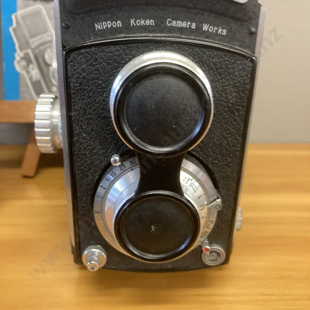 Rare 1950s Nippon Nikkenflex Japanese Medium Format TLR Camera 7.5cm f3.5. Box, Leather Case & Instruction Manual Image 1++