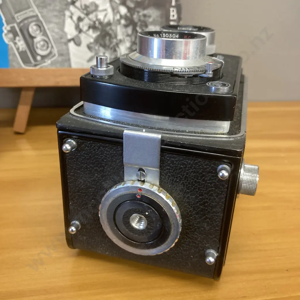 Rare 1950s Nippon Nikkenflex Japanese Medium Format TLR Camera 7.5cm f3.5. Box, Leather Case & Instruction Manual Image 1++