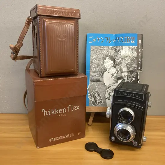 Rare 1950s Nippon Nikkenflex Japanese Medium Format TLR Camera 7.5cm f3.5. Box, Leather Case & Instruction Manual