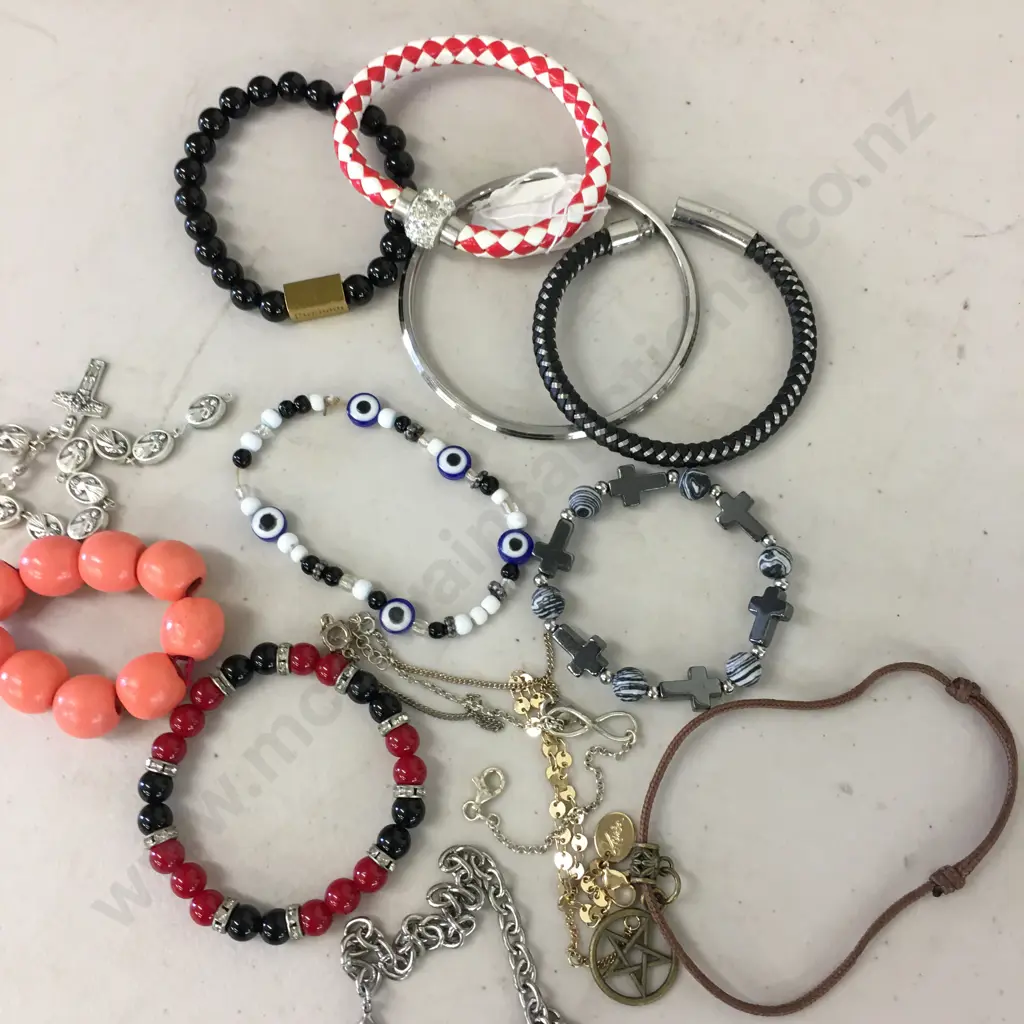 Selection Of Costume Jewellery Bangles Etc Image 1++