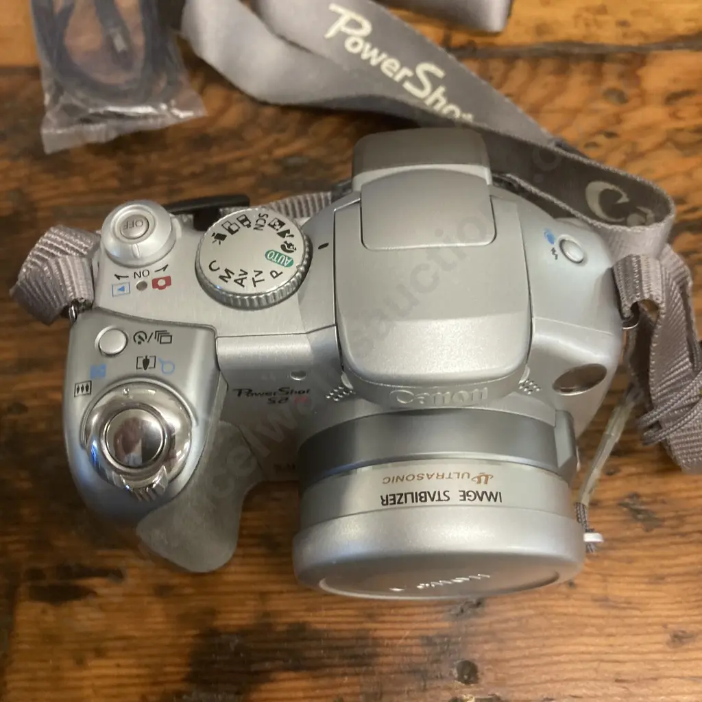 Canon Powershot S2 IS Digital Camera - 5MP, 12 x Optical Zoom Lens With Box, Manual, Solution Disc Image 1++