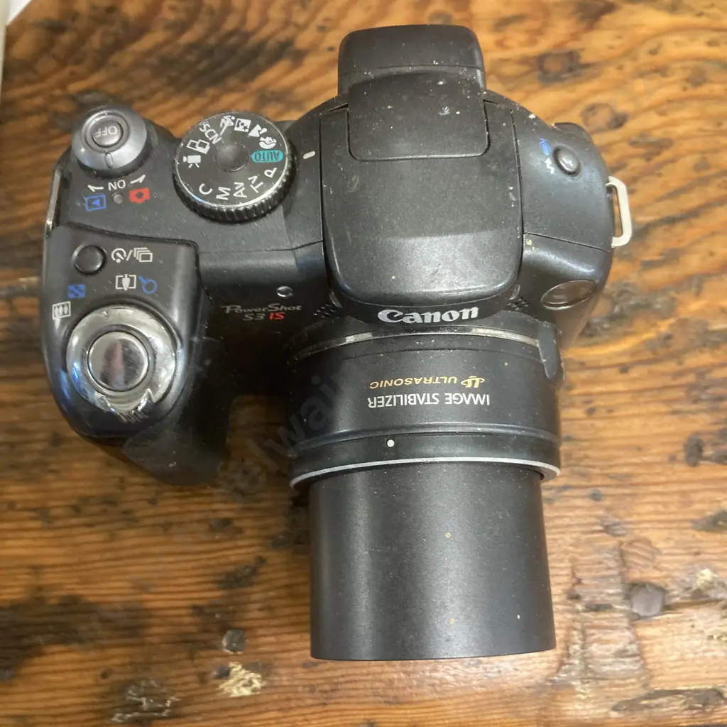 Canon Powershot S3 IS Digital Camera - 6MP Sensor, 12 x Optical Zoom Lens With Box, Manual, Case, Solution Disc Image 1++