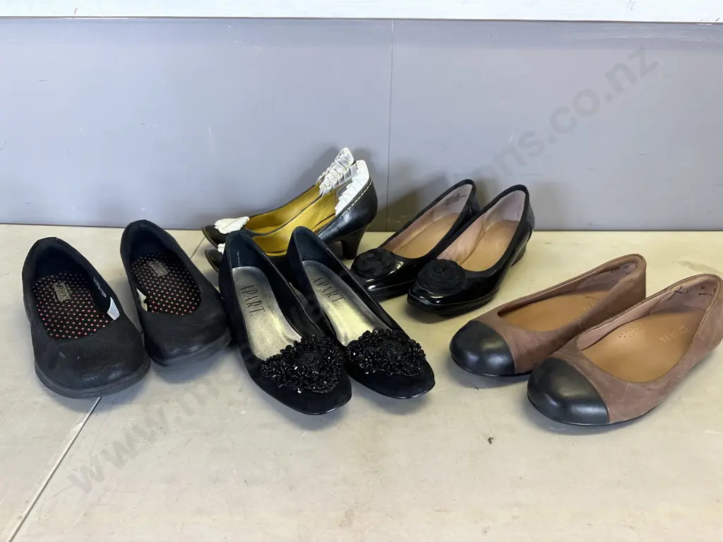 Selection Of Ladies Shoes Including Hush Puppies, Skechers Etc Size 37 Image 1++
