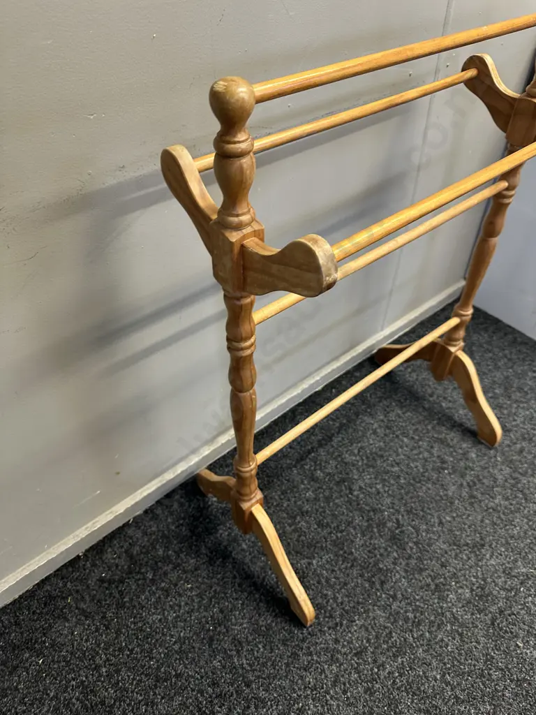 Wooden Pine Towel Rail H88,W65,D38cm. Image 1++