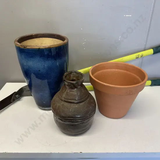 Selection Of Outdoor Pots With McGregors Lopers