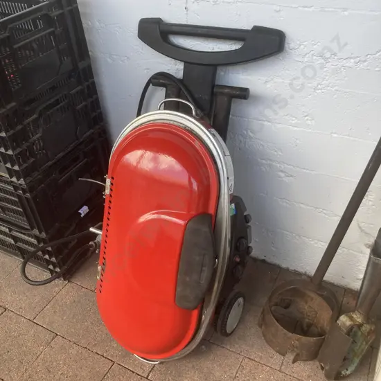 Coleman Road Trip Grill LXE, Red Colour