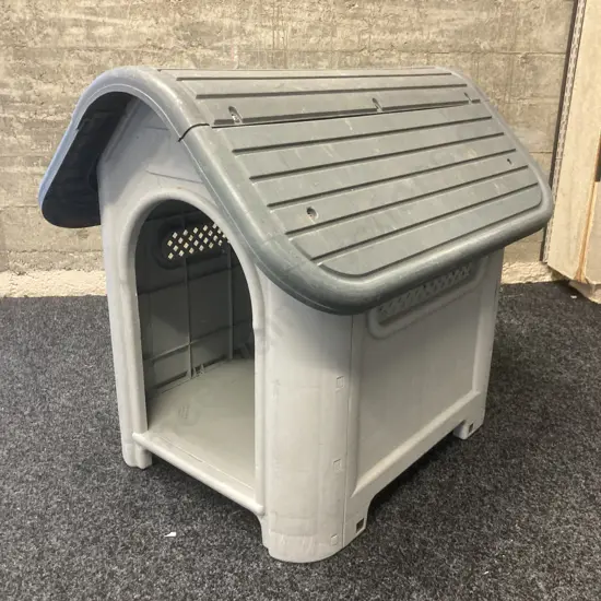 Plastic Dog House. H66 W74 D57cm