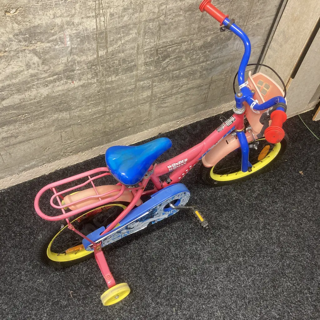 Wonder Woman Kids Bike With Training Wheels Image 1++