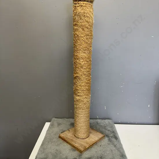 Cat Scratcher H78cm