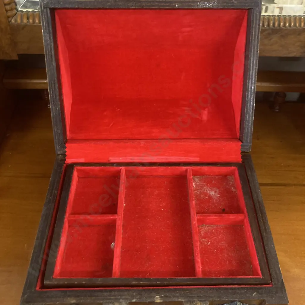 Vintage Treasure Chest Jewellery Box (As Found Condition). H16.5 W25 D19cm Image 1++
