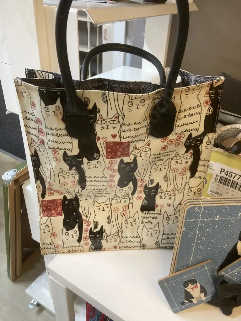 Selection of Cat Items Including Vintage Cosgrove & Beasley Australia Bag, Serviette & Paper Towel Holders Etc Image 1++