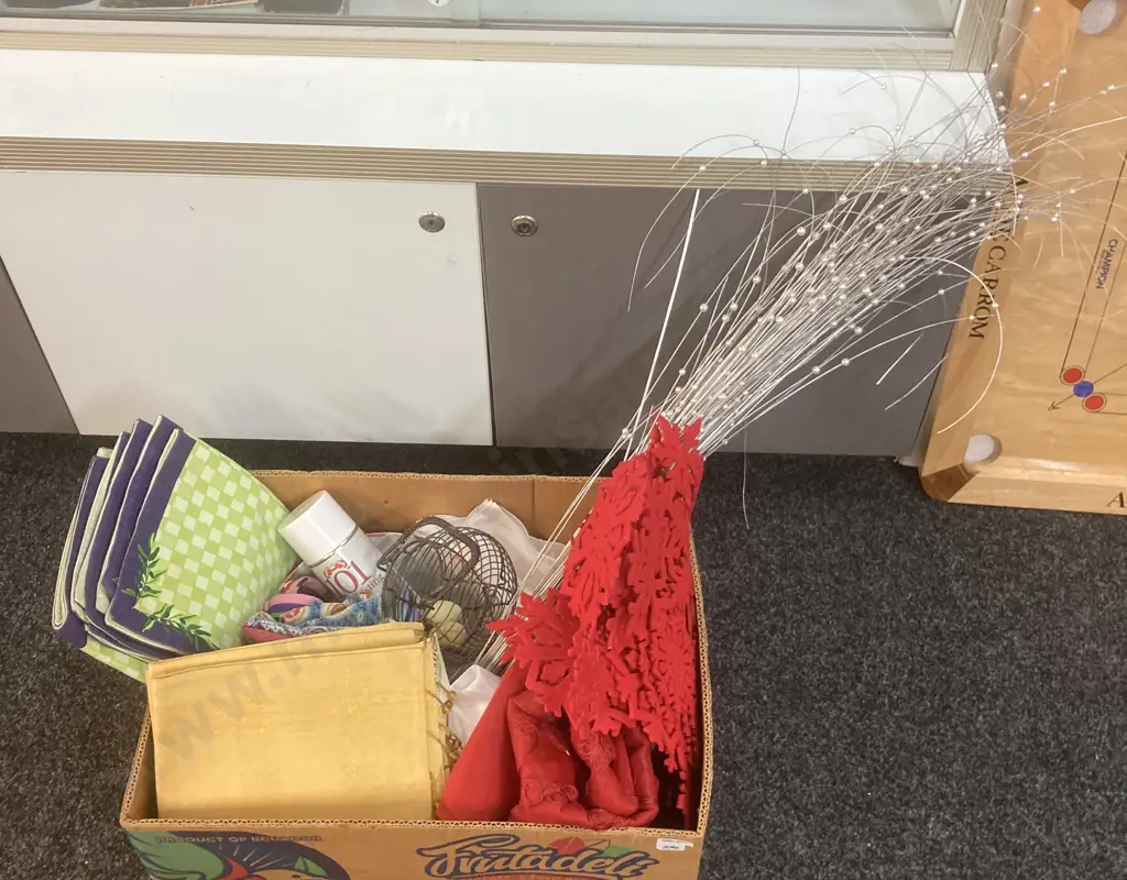 Assorted Tablemats & Place Mats Etc Image 1++