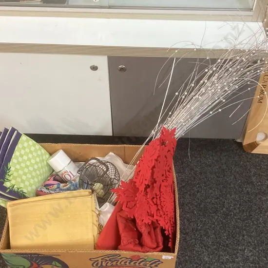 Assorted Tablemats & Place Mats Etc