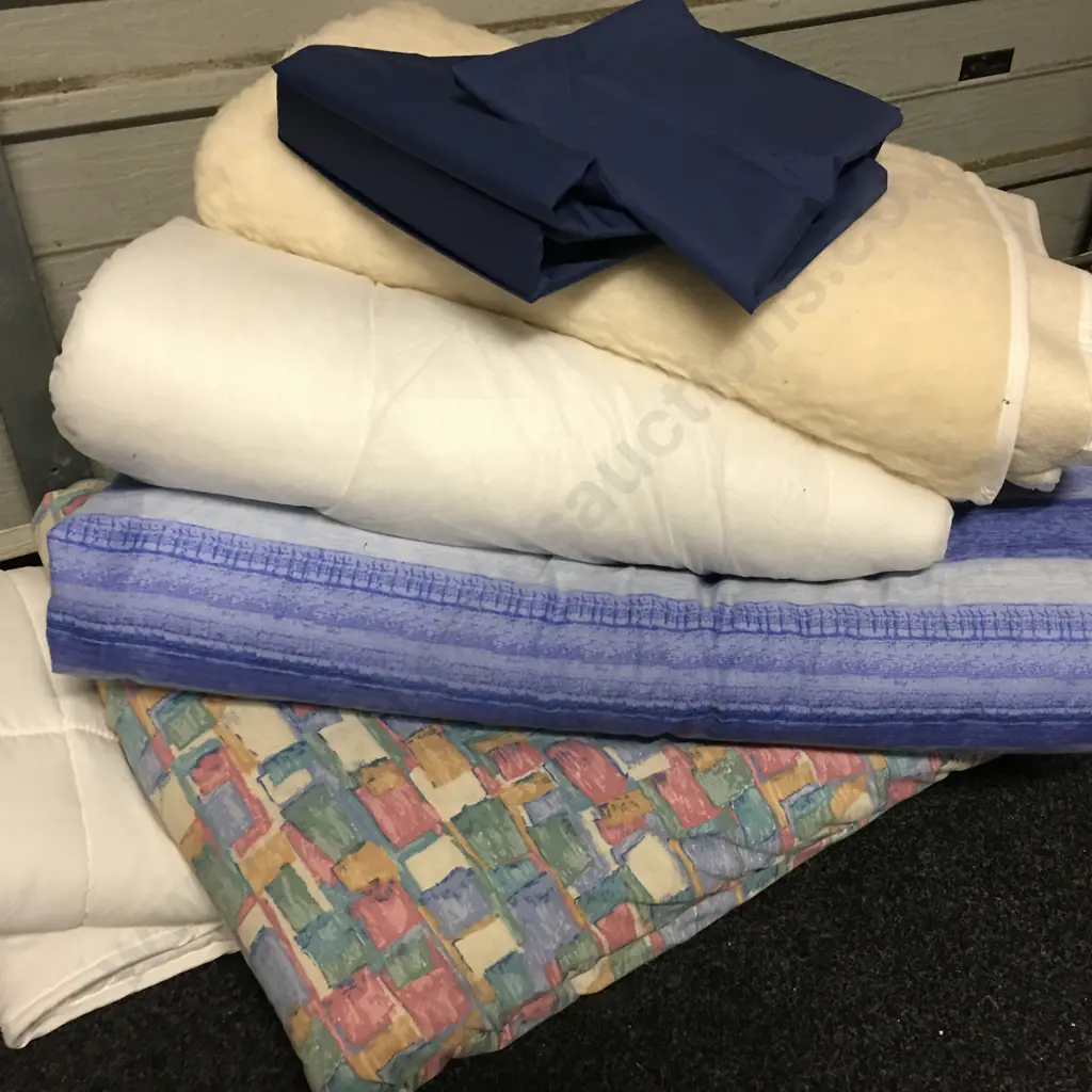 Selection of Linen, Single Size Inner, Covers, Underlay Etc(Not Saleable Donated) Image 1++