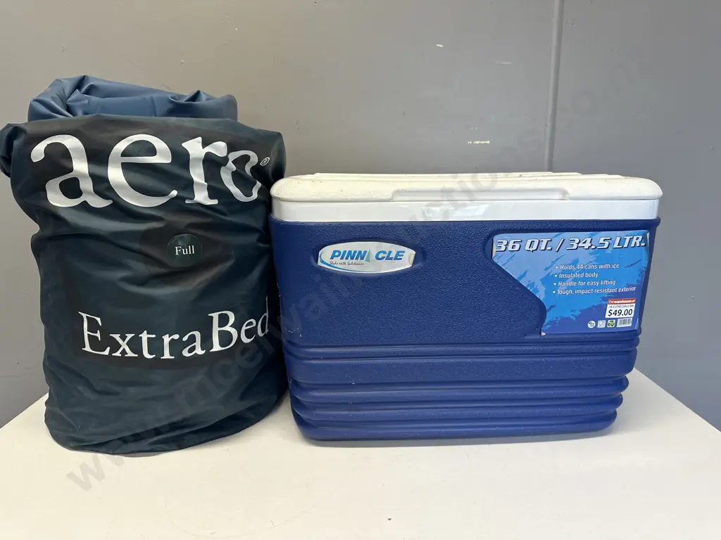 Pinnicle 34 Litre Chilly Bin With AERO Air Bed Image 1++