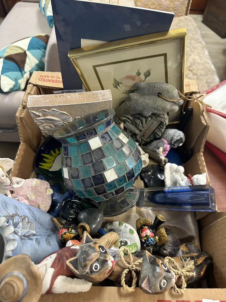 Assorted Box Lot Of Assorted Ornaments Etc Image 1++