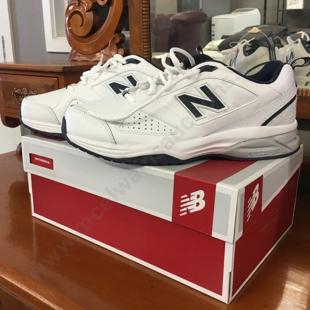New Balance Mens Size 10 Training Sneakers Image 1++