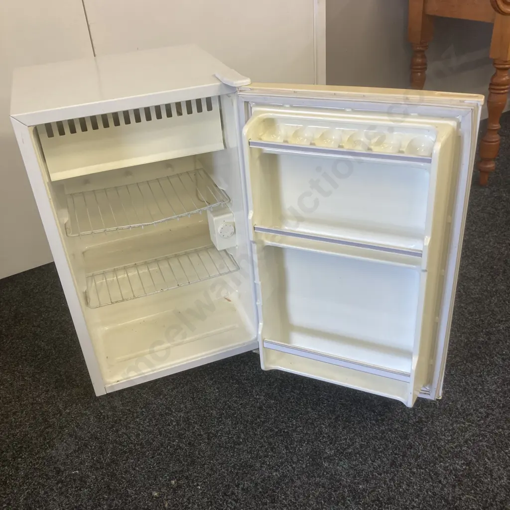 Whiteway 74 Litre Refrigerator, Model FR-091G Image 1++