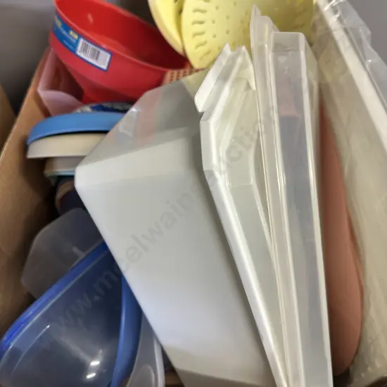 Box Of Assorted Plasticware(Not Saleable Donated)
