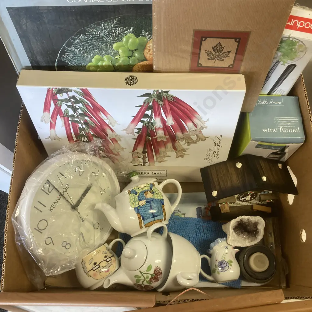 Box Lot - China, Placemats, Art Etc Image 1++