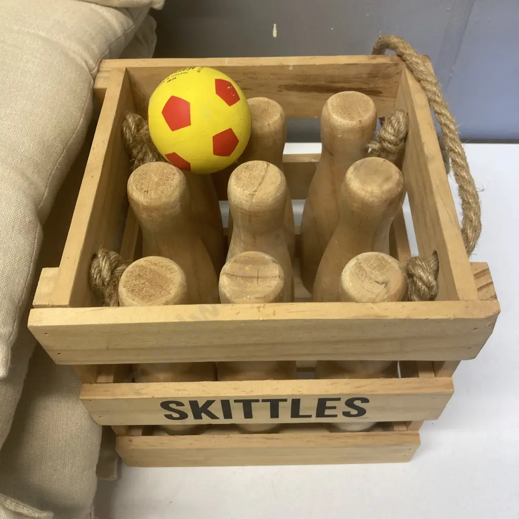 Wooden Skittles Set & Set of 8 Chair Squabs (37 x 42cm) Image 1++