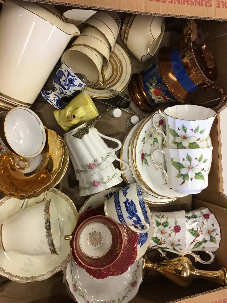Assorted China Items Box Of Image 1++