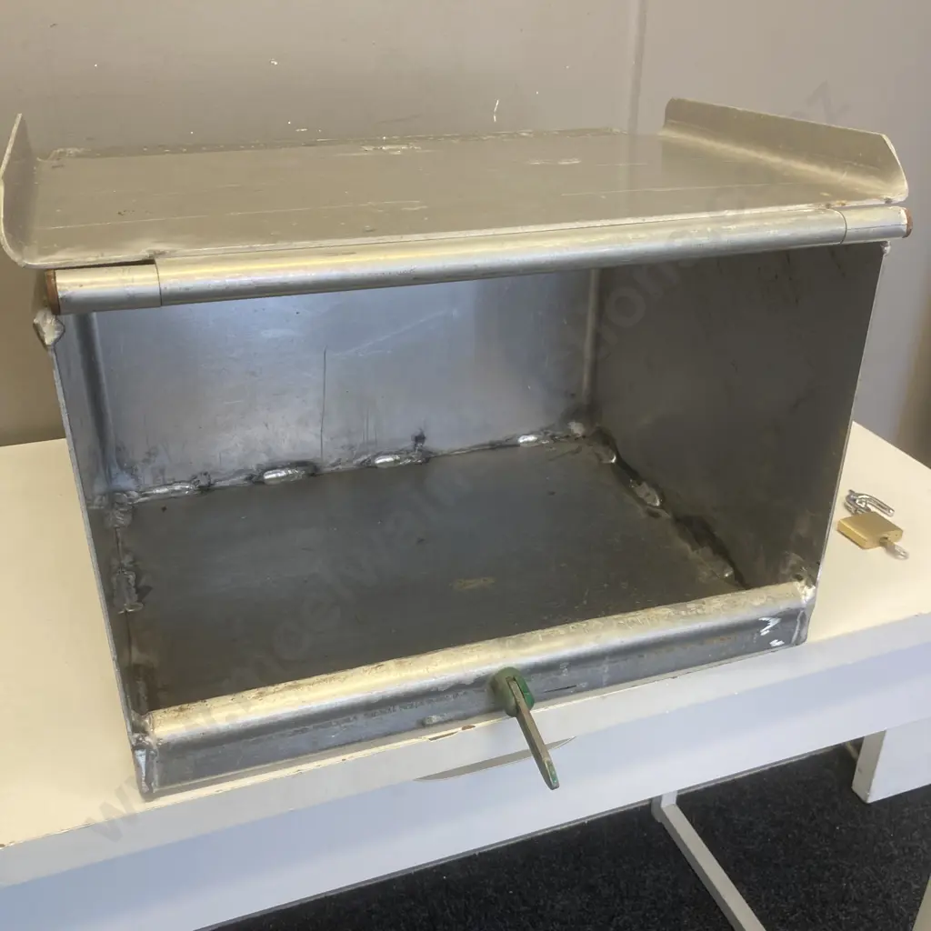 Aluminium Lockbox With Padlock & Key. H32 W46 D38cm Image 1++