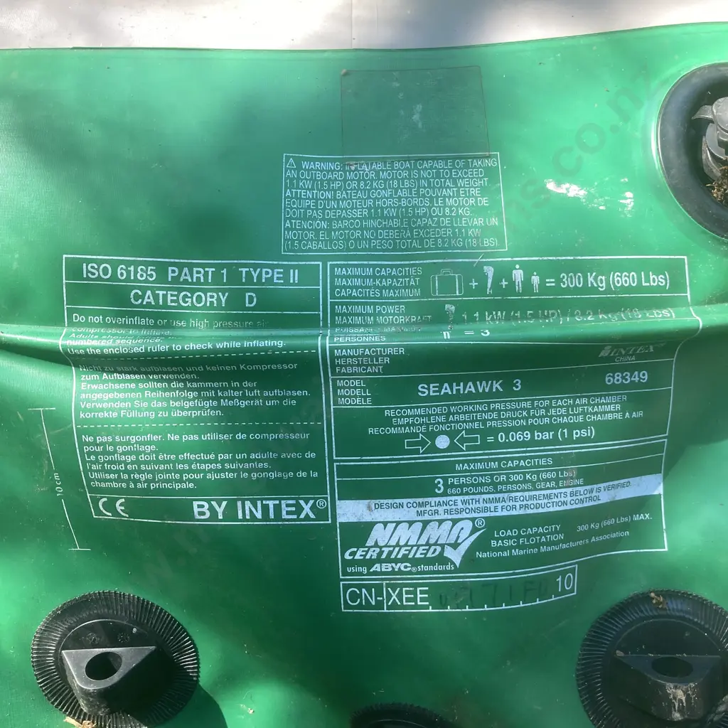 Intex Seahawk 3 Inflatable Boat with Oars & Hand Pump, Green Image 1++