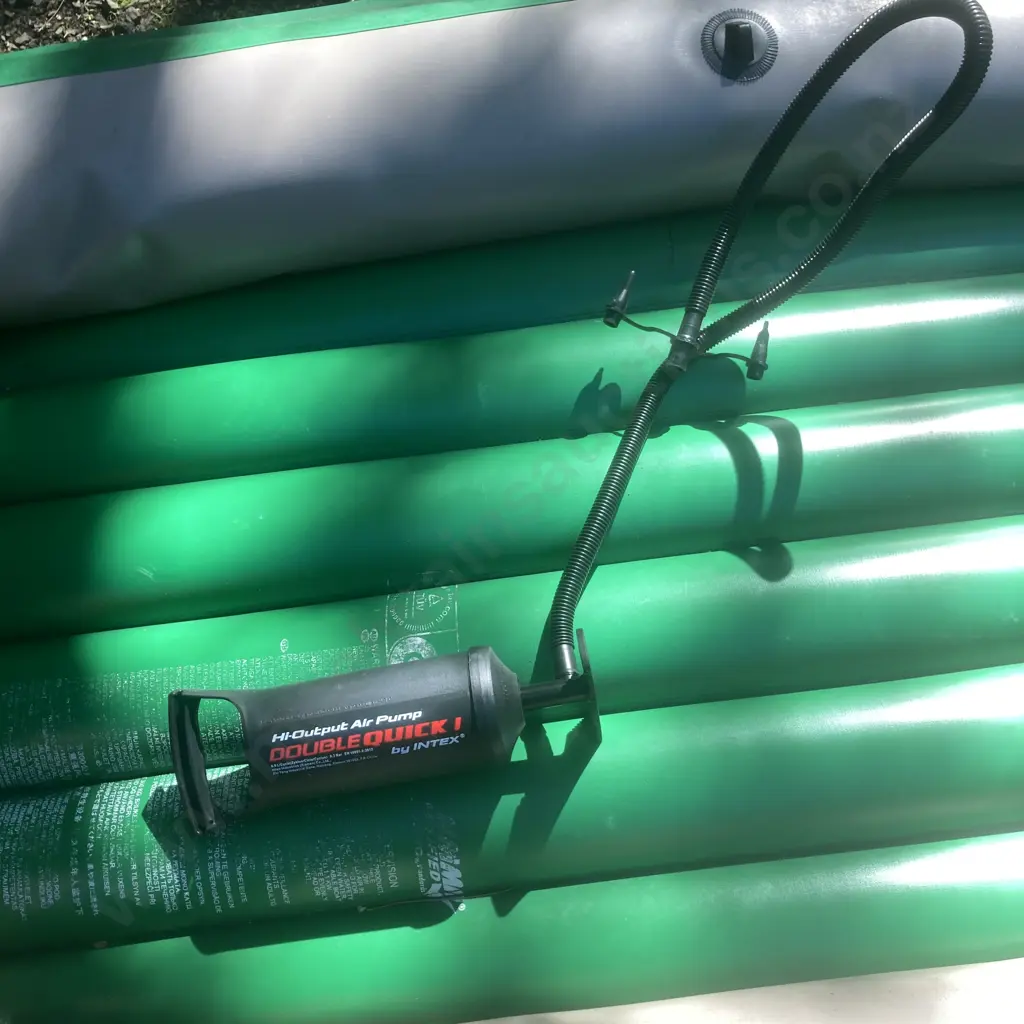 Intex Seahawk 3 Inflatable Boat with Oars & Hand Pump, Green Image 1++