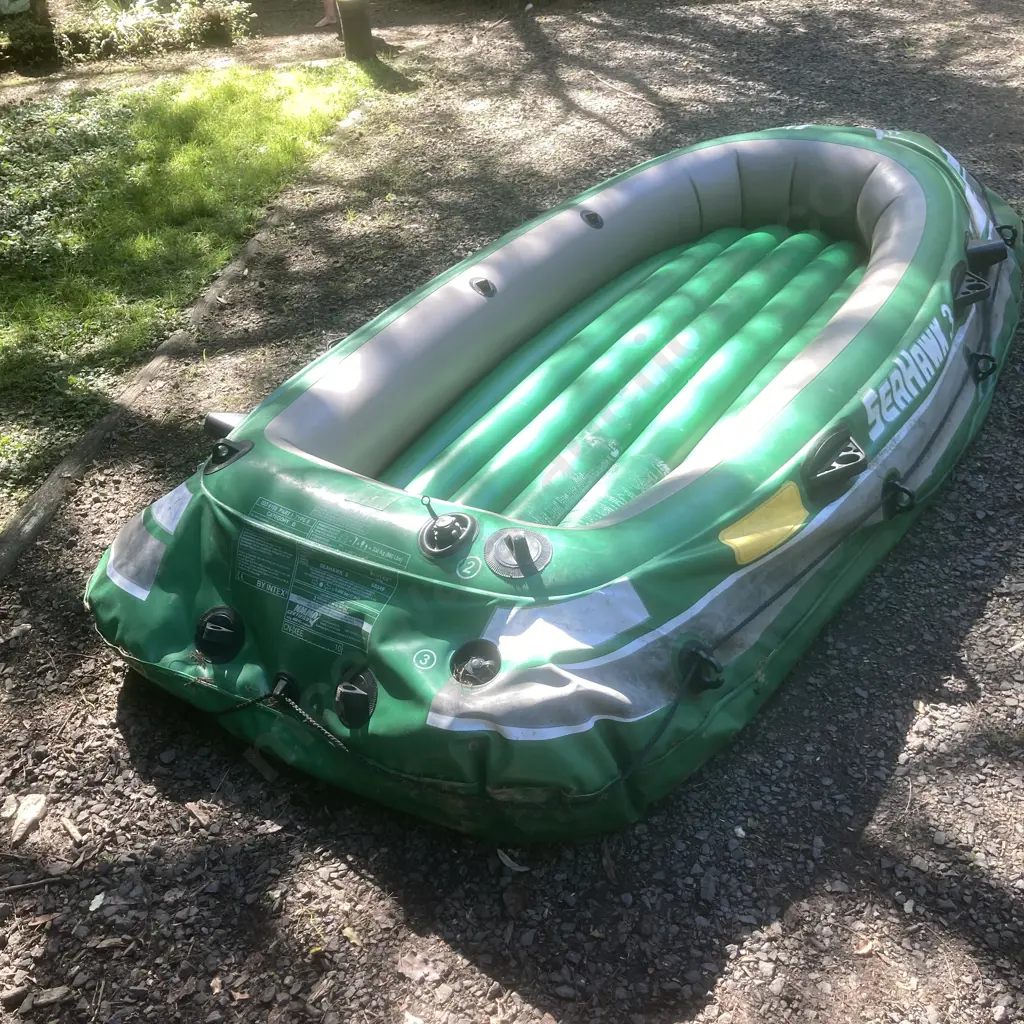 Intex Seahawk 3 Inflatable Boat with Oars & Hand Pump, Green Image 1++