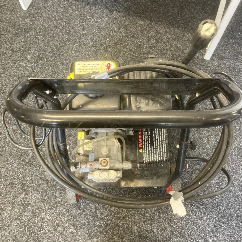 Ozito Pressure Cleaner - 2.4Hp 1300 Psi 7 l/min (FAULTY REFUND GIVEN) Image 1++
